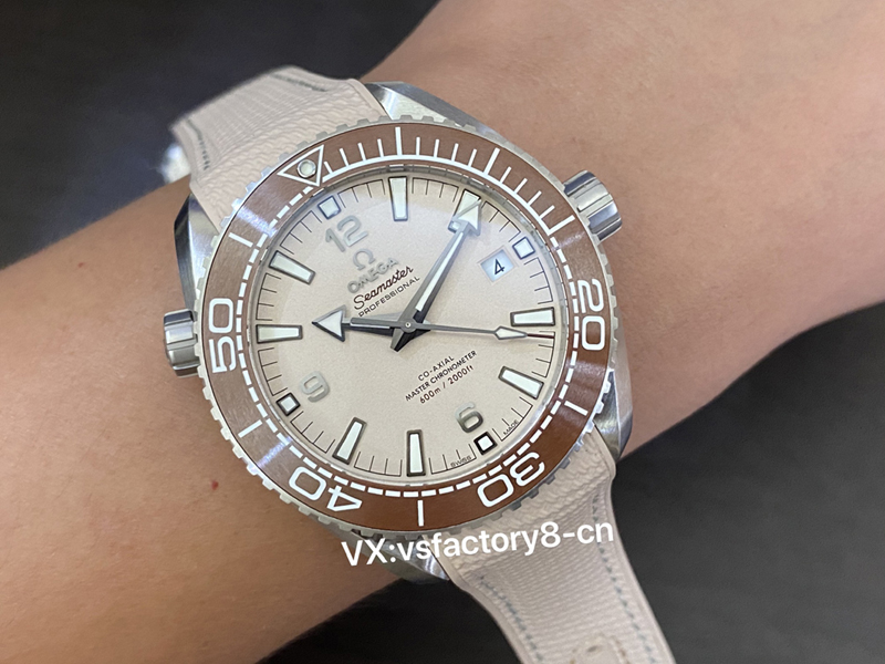 VS廠歐米茄沙丘色海馬600米復刻腕表細節做工是天花板級別嗎