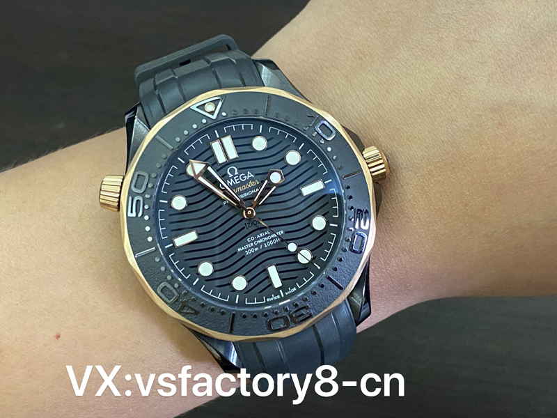 歐米茄墨金海馬300復刻腕表品質細節深度介紹