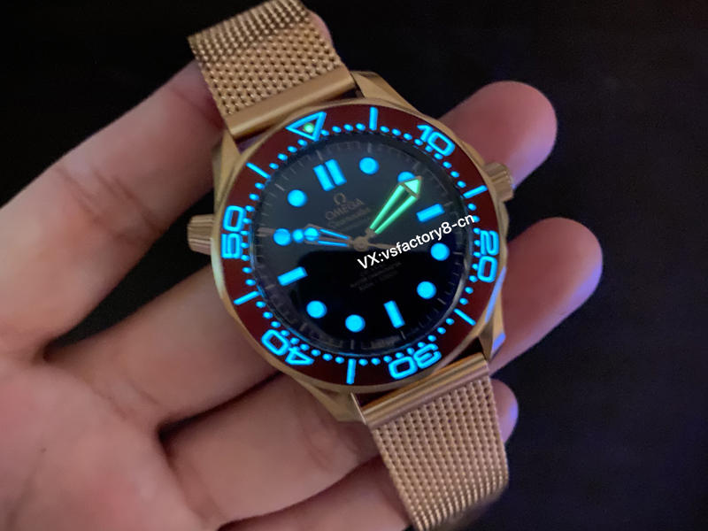歐米茄青銅金無暇海馬300米復刻手表外觀細節做工怎么樣
